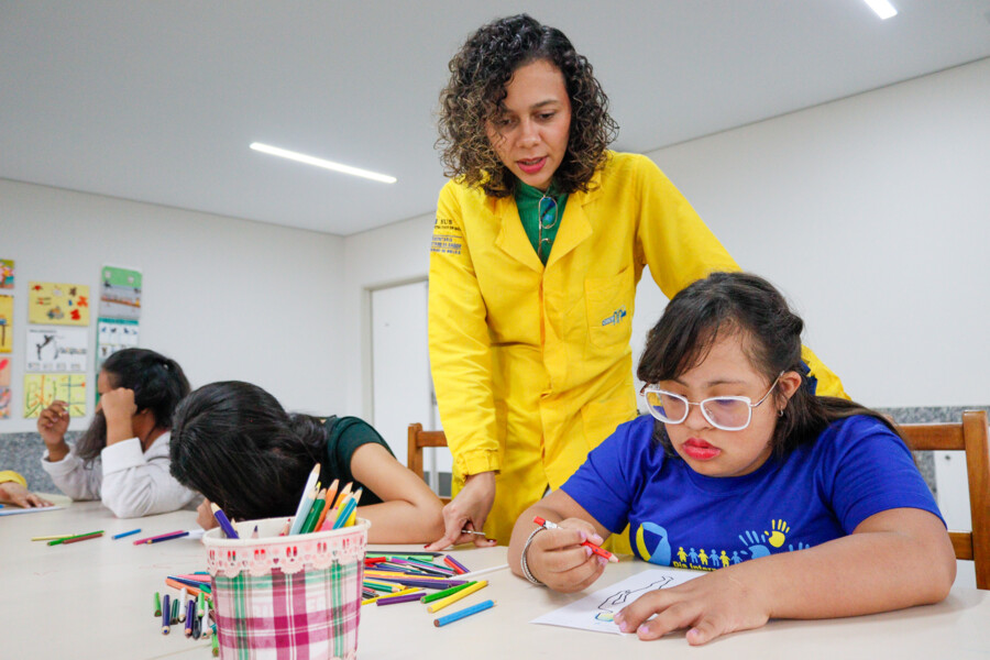 dia-mundial-da-sindrome-de-down-reabilitacao-do-crer-ajuda-pacientes-a-conquistarem-autonomia-em-goias